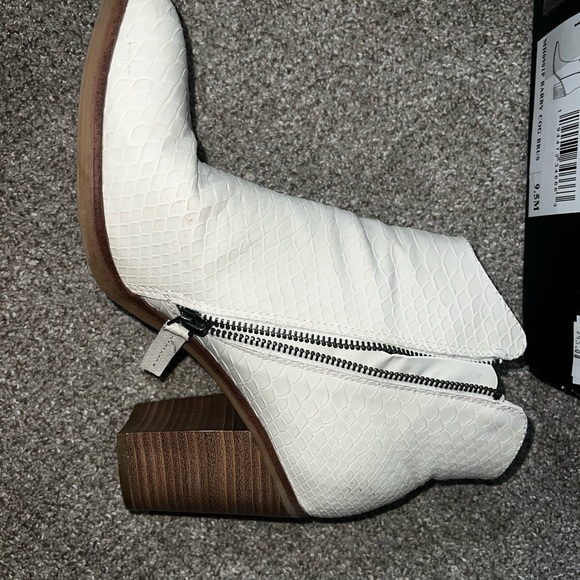 Snake Booties, New In Box - Picture 3 of 4